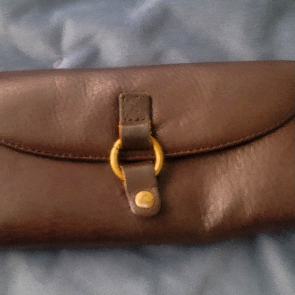 Hobo International Leather 12-Slot Credit Card Holder Bi-fold Wallet.